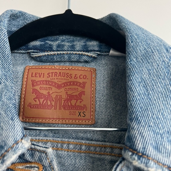 Levi’s Jean Jacket - Picture 2 of 3